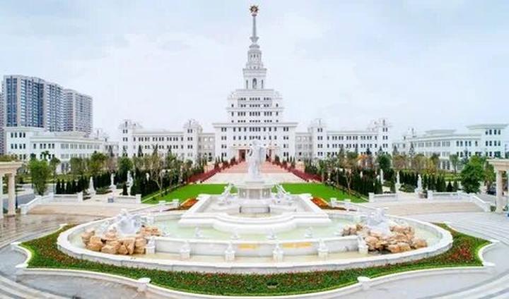 Nội dung: Mùa hè đang đầy vui vẻ với những bức tường nhảy vò đang xu hướng trên mạng