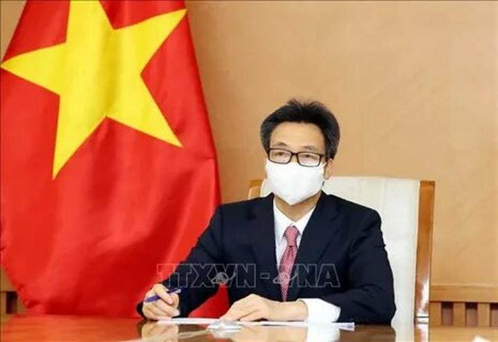 Gỗ và Video: Kết nối nghệ thuật truyền thống với công nghệ hiện đại